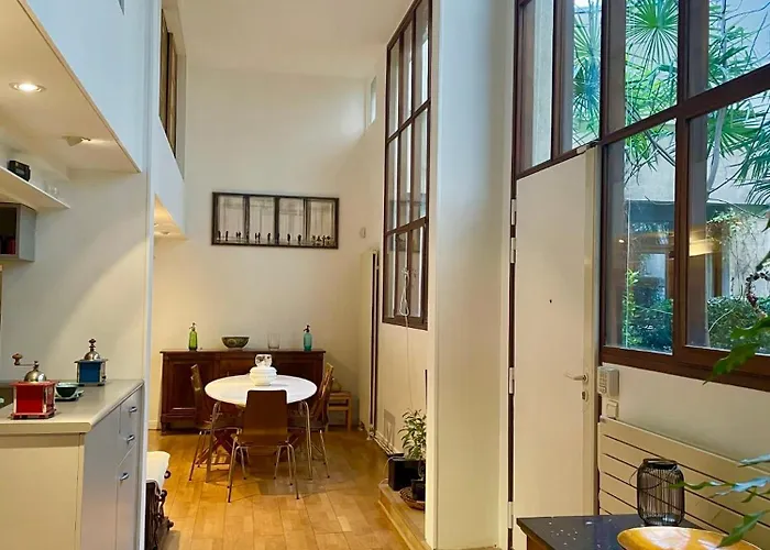 Loft On A Garden, Charm & Calm And Elegant