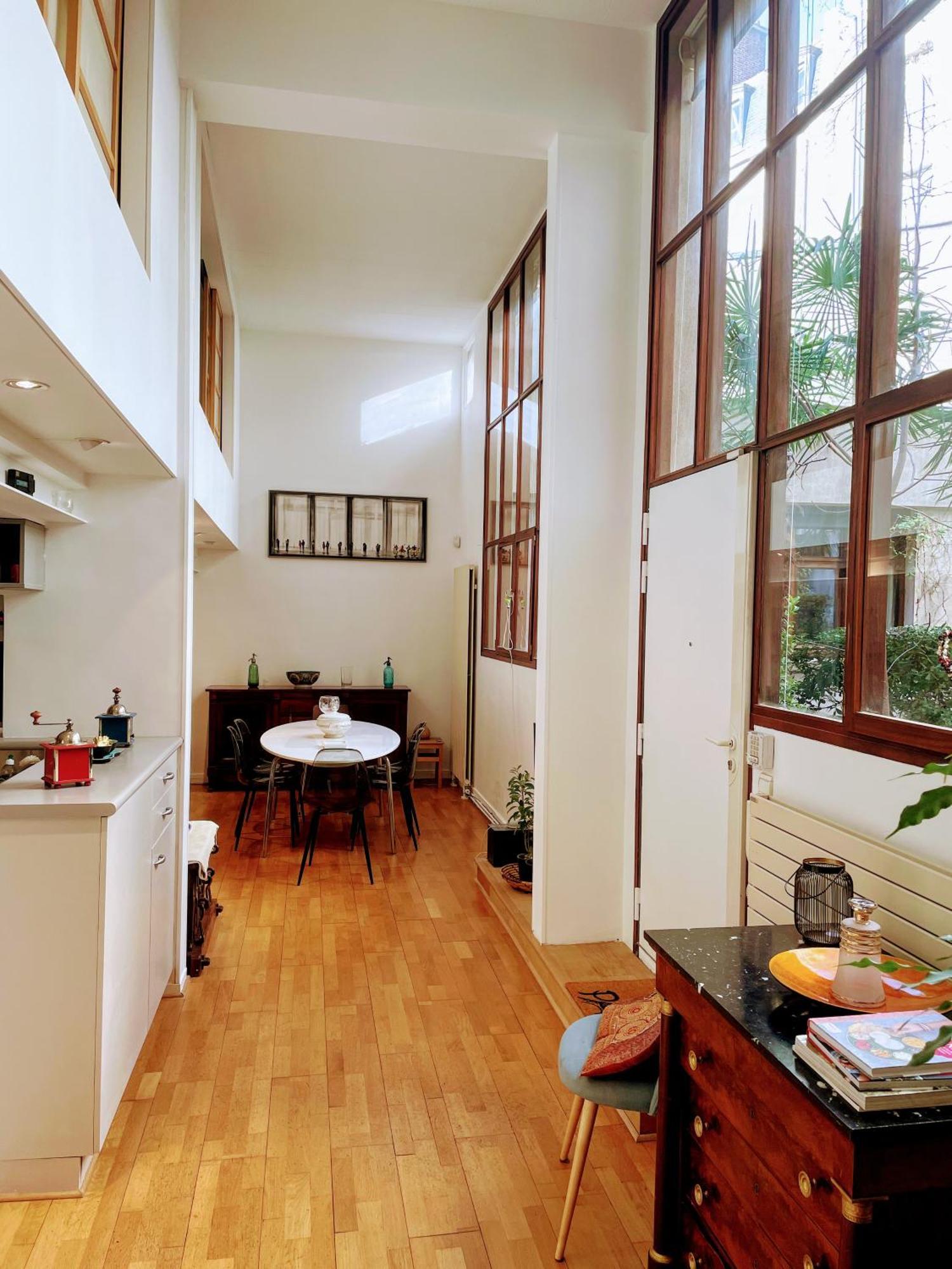 Loft With View On A Quiet Garden, Parisian Charm Appartement